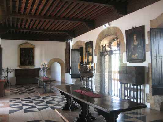 Alcázar de Colon - interiér