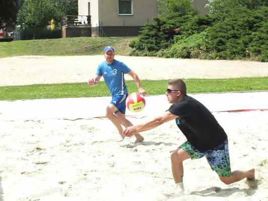Ukázky z utkání Červenka Beach Open 11. července 2013. Soutěží dvojice mužů.